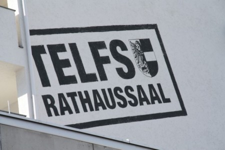 Rathaussaal Telfs 
 Stempel - Umsetzung auf der Wand
 
